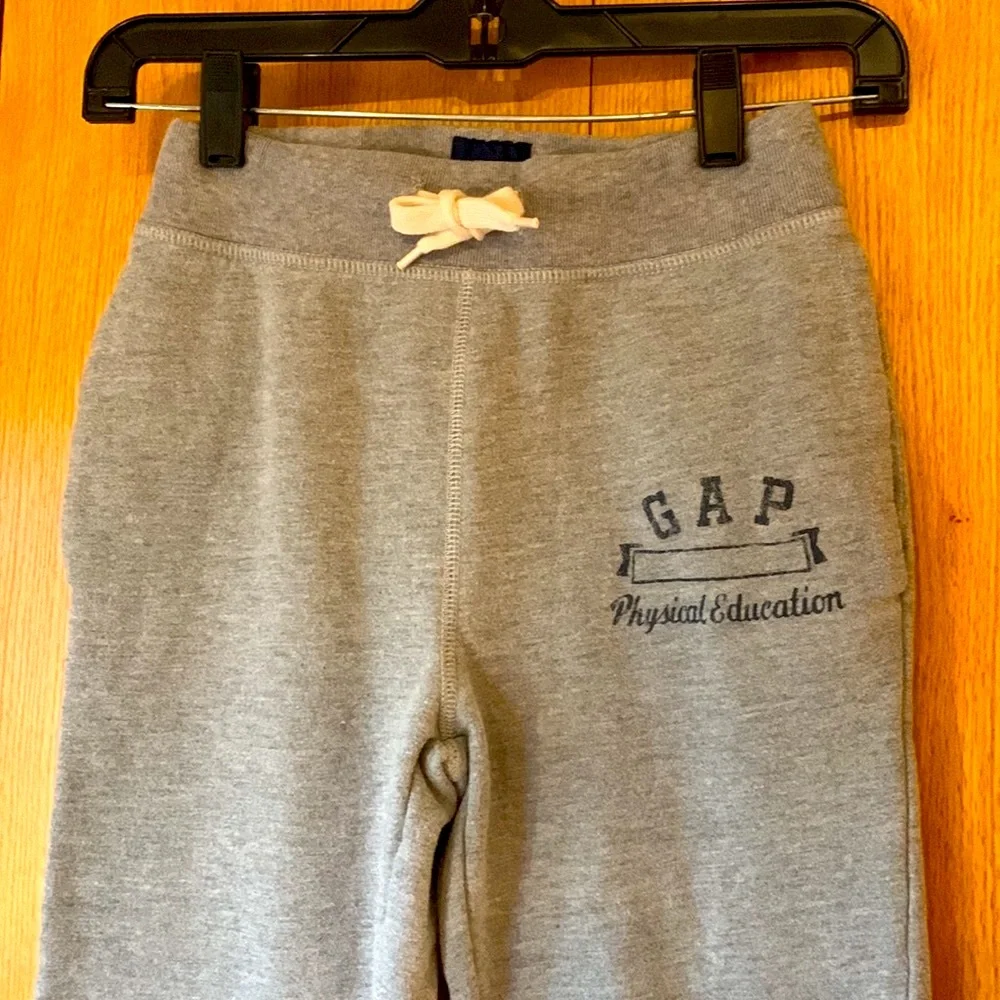 Gap Kids size M 8 gray drawstring banded waist 2 pocket sweat pants sweats EUC
